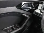 Audi A1 Sportback 30 TFSI 110pk S Edition · Camera · Apple/Android Car Play · Keyless · P-Sensoren · Getint Glas · Afgevlakt Stuurwiel · 17'' Inch ·