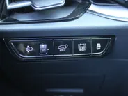 Kia Niro 1.6 GDi Hybrid ExecutiveLine | Camera | Leer | Schuifdak | Stoelverwarming+ventilatie | Elektr. stoelverstelling + achterklep | 18' LM | HUD |