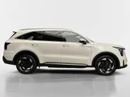 Kia Sorento 1.6 T-GDi Plug-in Hybrid 4WD DynamicPlusLine 7p | Apple Carplay / Android Auto | Navigatiesysteem | Licht + Regensensor | Stoel + Stuurverwarming | Elektrisch Verstelbare Bestuurdersstoel | Elektrisch Bedienbaar Schuif / Kanteldak | Elektrisch bedienbare 