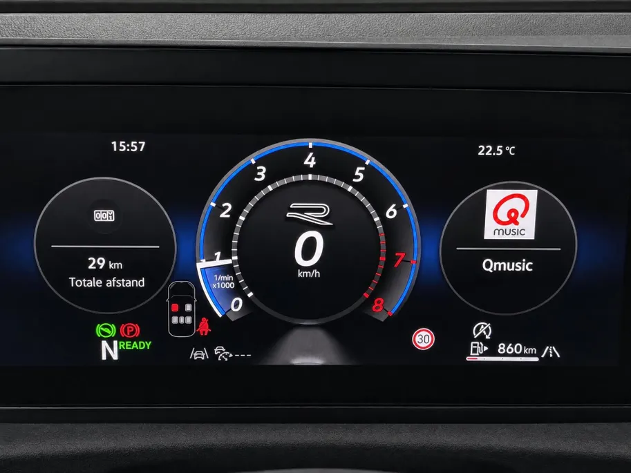 Volkswagen T-Roc 1.5 eTsi R-Line First Edition 150 pk 7 versn. DSG · Achteruitrijcamera · Electrische achterklep · Trekhaak