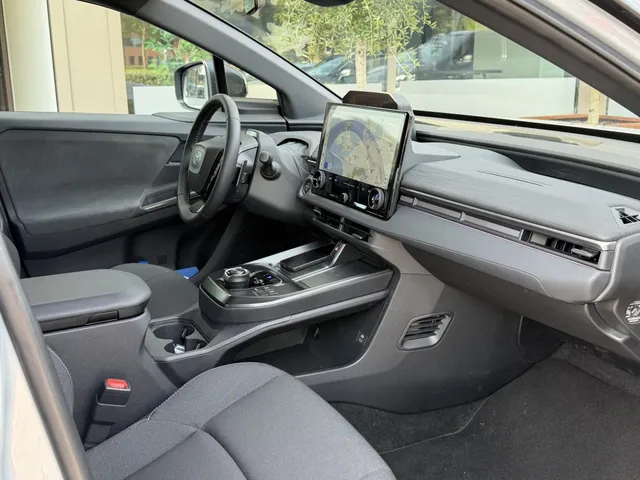 Toyota C-HR+ First Edition 77 kWh | Bi-Tone | 20'| Stoel&Stuurverw | Camera