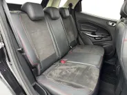 Ford EcoSport 1.0 EcoBoost ST-Line | 17' lichtmetalen velgen | Winter pack | Parkeersensor achter | Navigatie via carplay | Apple carplay & Android auto | privacy glas | Bovag garantie |