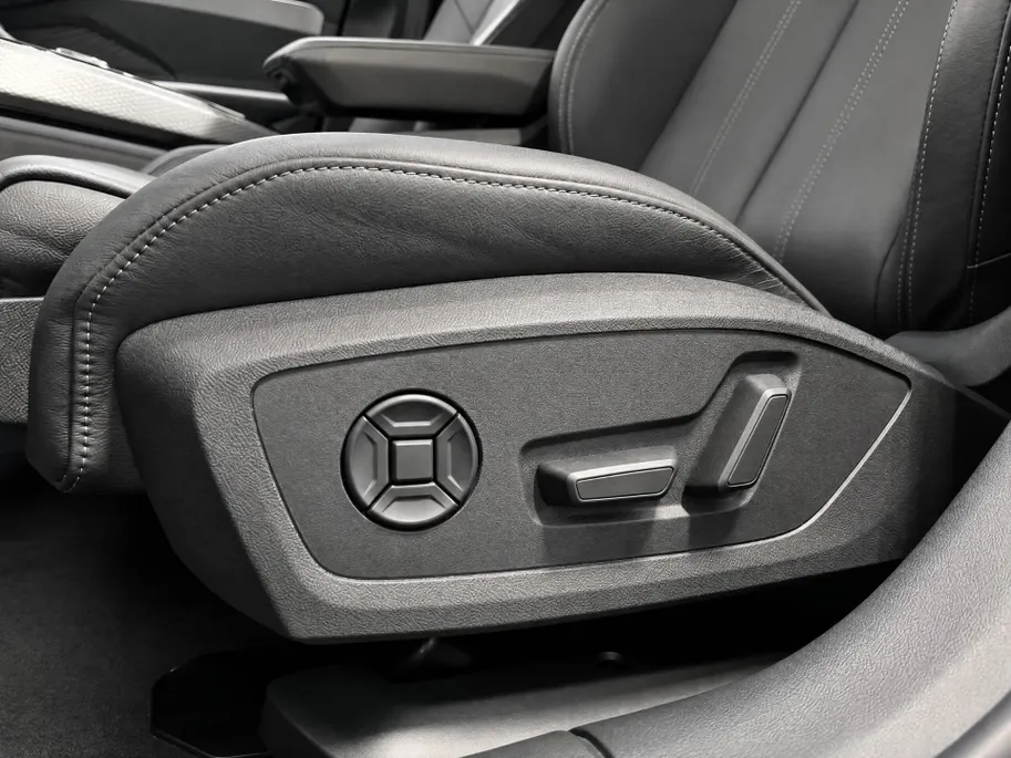Audi A6 Avant 2.0 367pk e-hybrid Quattro S edition Competition · Wegklapbare Trekhaak · B&O Audio · 360 Camera · Elek. voorstoel · Matrix LED · 20'' Inch · Garantie t/m 29-07-2030 of 100.000km