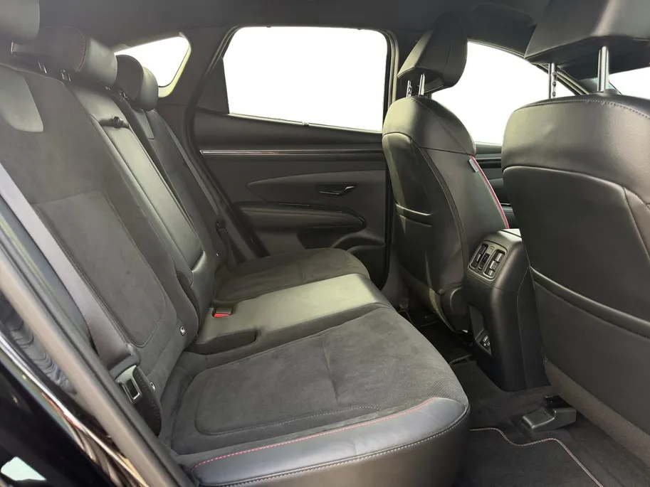 Hyundai Tucson 1.6 T-GDI PHEV N Line 4WD 265PK | 66km WLTP elektrisch | Navigatie | Apple Carplay & Android Auto | Adaptive cruise control | Parkeersensoren rondom | 360 camera | Stoelverwarming & koeling voor |