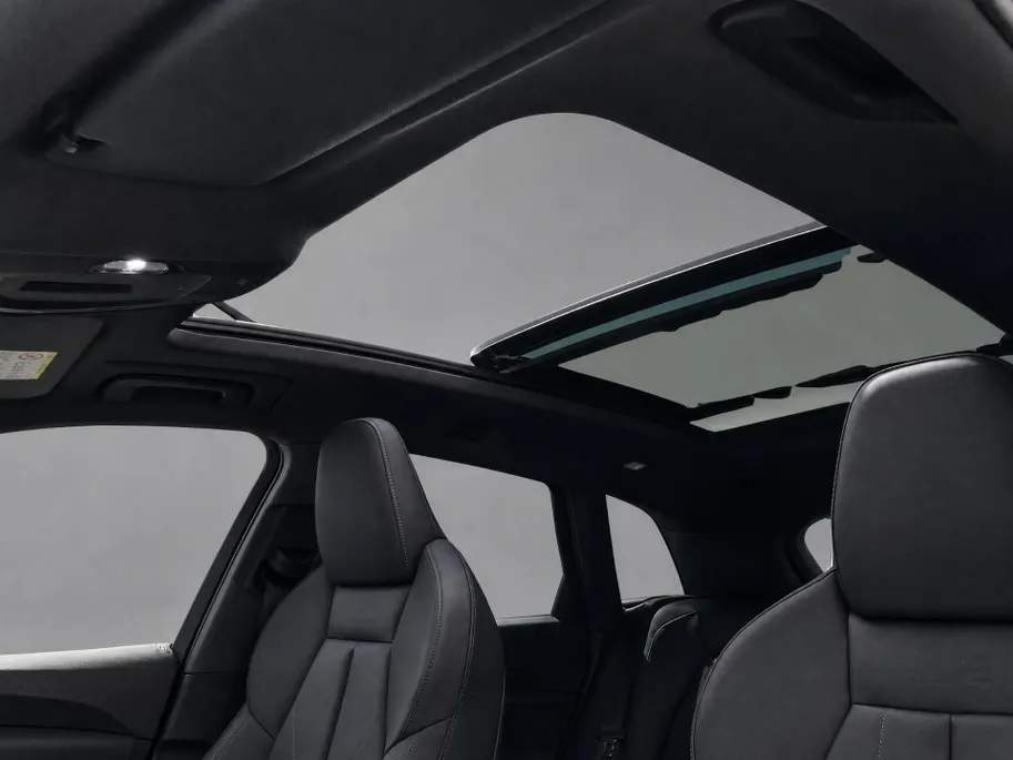 Audi Q5 2.0 TFSI e-hybrid 299PK S-tronic Quattro S Line · Panoramadak · Leder · 360 Camera · Drive select ·  Wegklapbare Trekhaak · Garantie t/m 21-05-2030 of 120000km
