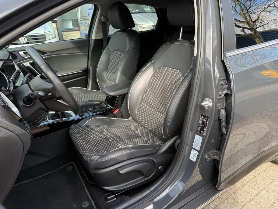 Kia XCeed 1.5 T-GDI MHEV DynamicPlusLine 160 PK | STOEL & STUURVERWARMING | 18 INCH LICHTMETAAL | CLIMATE CONTROL | RESTERENDE FABRIEKSGARANTIE TM 2032
