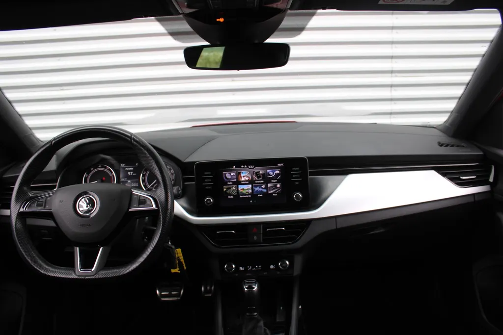 Škoda Kamiq 1.5 TSI ACT Sport Business | Automaat | Android Auto | Apple Carplay | PDC | Cruise | 16' LM |