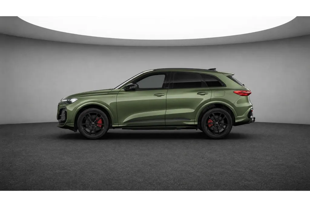 Audi Q5 2.0 TFSI e-hybrid quattro S edition Competition 367 PK · Trekhaak elek. wegklapbaar · Winterpakket · Camera met dashcam