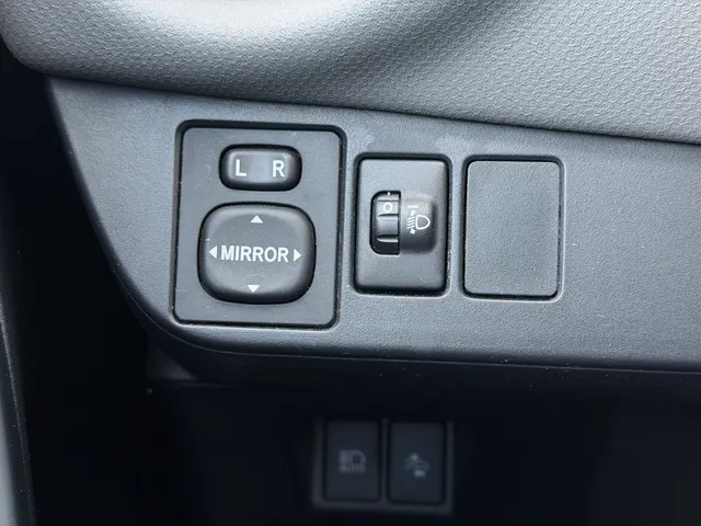 Toyota Yaris 1.5 Hybrid Trend Bi-Tone | Leer | Navigatie | LM Velgen