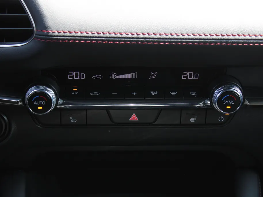 Mazda 3 2.0 e-SkyActiv-G M Hybrid 150 Homura | Stoelverwarming | Camera | Dodehoek detectie | HUD | 18' LM | LED | Cruise adapt. |