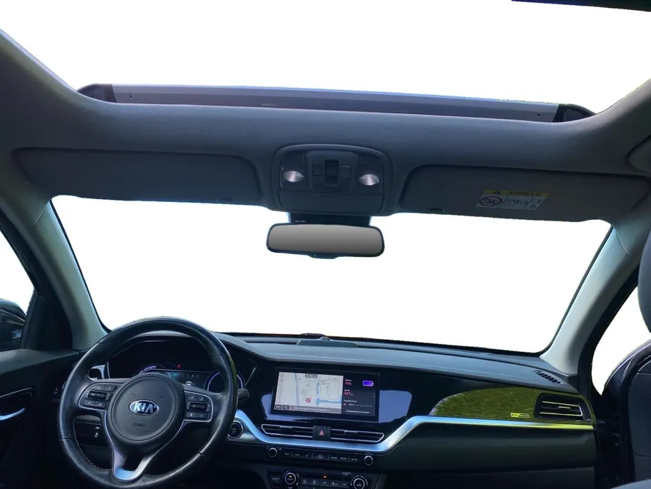 Kia e-Niro DynamicPlusLine 64 kWh Climate control | Stoel,- en stuurverwarming | Parkeercamera | Cruise control | Elek. schuif/kanteldak | 16 inch LM velgen |