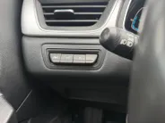 Renault Captur 1.6 E-Tech Hybrid 145 Intens AIRCO APPLE CARPLAY/ANDROID AUTO CRUISE CONTROL ACHTERUIT RIJ CAMERA PARKEERSENSOREN VOOR/ACHTER LM VELGEN ZEER MOOIE AUTO