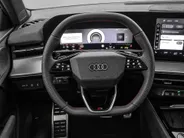 Audi Q3 Sportback 1.5 200kW e-hybrid S edition 272 PK · Tech pro · Glazen panoramadak · Sportstoelen alcantara met rode stiksels