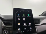Renault Captur 90PK TCe Techno | Pack Winter | Navi | Climate Control | Camera | Parkeersensoren | Apple CarPlay/Android Auto | Lichtmetalen Velgen | Full LED | Armsteun | Digital Cockpit |