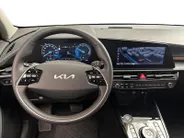 Kia Niro 1.6 GDi PHEV DynamicPlusLine Edition | Orginele Kilometerstand! | Apple Carplay / Android Auto | Navigatiesysteem | Elektrisch Verstelbare Bestuurdersstoel | Stoel + Stuurverwarming | Licht + Regensensor | Parkeersensoren Voor + Achter | Camera Achter | 1