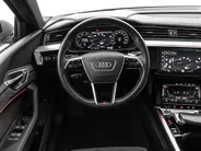 Audi e-tron 55 300kW/408PK S Line 95Kwh · SOH 94,6% · Panoramadak · Leder/Alcantara · 360°Camera + Parkeersensoren · Stoelverwarming ·