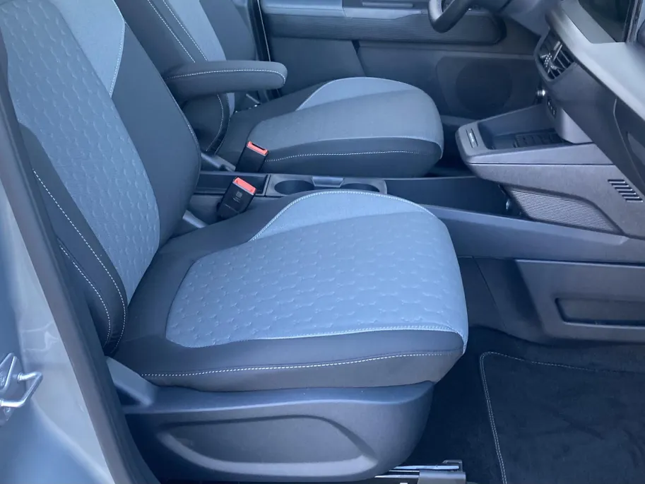 Ford Tourneo Courier Titanium 100% Elektrisch 43kWh 136 pk Apple Carplay/Android Auto - Winterpack - trekhaak