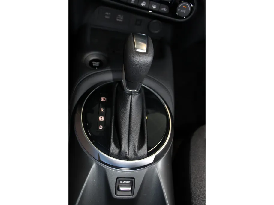 Nissan Juke 1.6 Hybrid N-Connecta | stuurverwarming | Stoelverwarming | Automaat | Achteruitrijcamera | Pdc voor en achter | Cruise controle | Climate Controle | LM wielen | Navigatie | Apple carplay & Android auto |