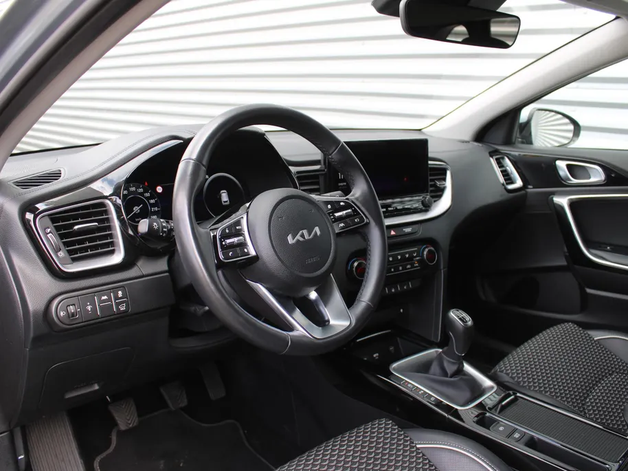 Kia Ceed Sportswagon 1.0 T-GDi DynamicPlusLine | Stoel- & stuurverwarming | Camera | LED | Navi | Elek. achterklep |