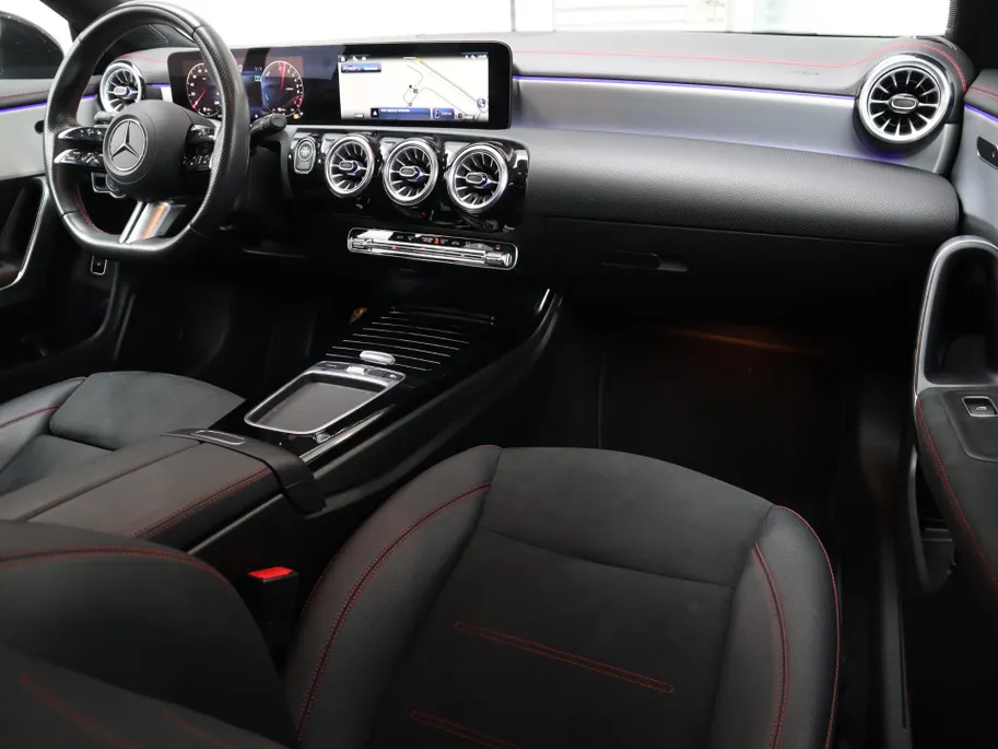 Mercedes-Benz CLA Shooting Brake 250 e Star Edition AMG Line l Panoramadak l Stoelverwarming l Ambiente lichtpakket