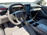 Ford Explorer Collection Extended Range RWD 79 kWh | Nieuw te Bestellen | €3.500,- Ready Set Ford Bonus | 579km WLTP Rijbereik | Trekhaak | B&O Premium Audio | 360 Graden Camera | HUD | Verwarmbare Voorstoelen | Verwarmbaar Stuur