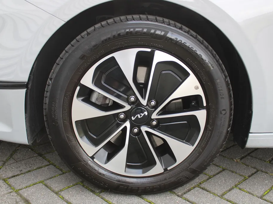 Kia Ceed Sportswagon 1.0 T-GDi MHEV Design Edition | Stuur-/stoelverwarming | Cruise adapt. | Camera | 16' LM | Elek. achterklep | JBL audio | LED |