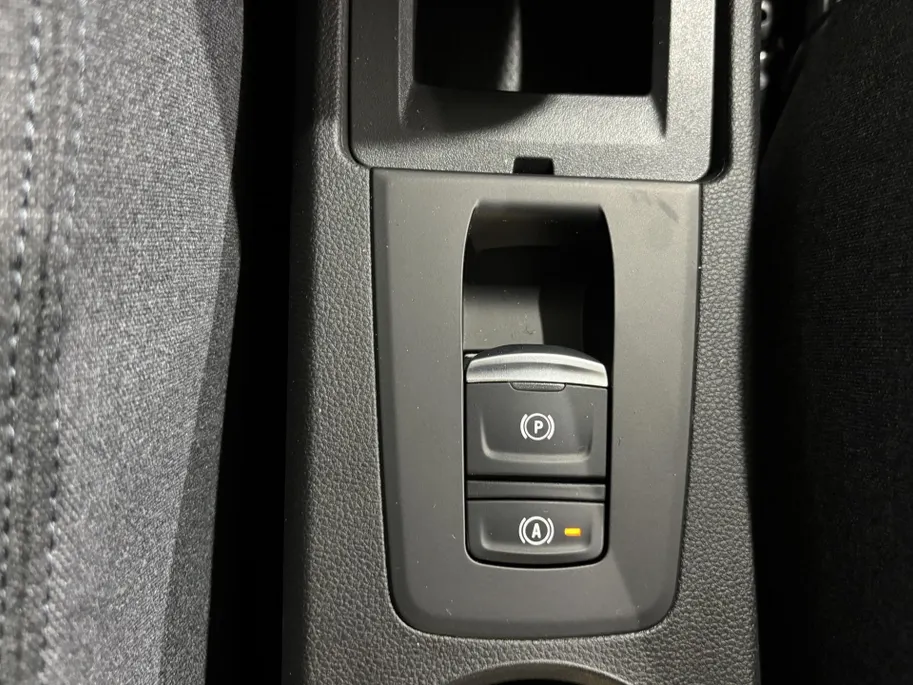 Renault ZOE R135 Evolution 52 kWh Automaat | DEMO | Camera | Parkeersensoren | Apple CarPlay/Android Auto | Climate Control | Full LED | Lichtmetalen Velgen | Digital Cockpit | Cruise Control |