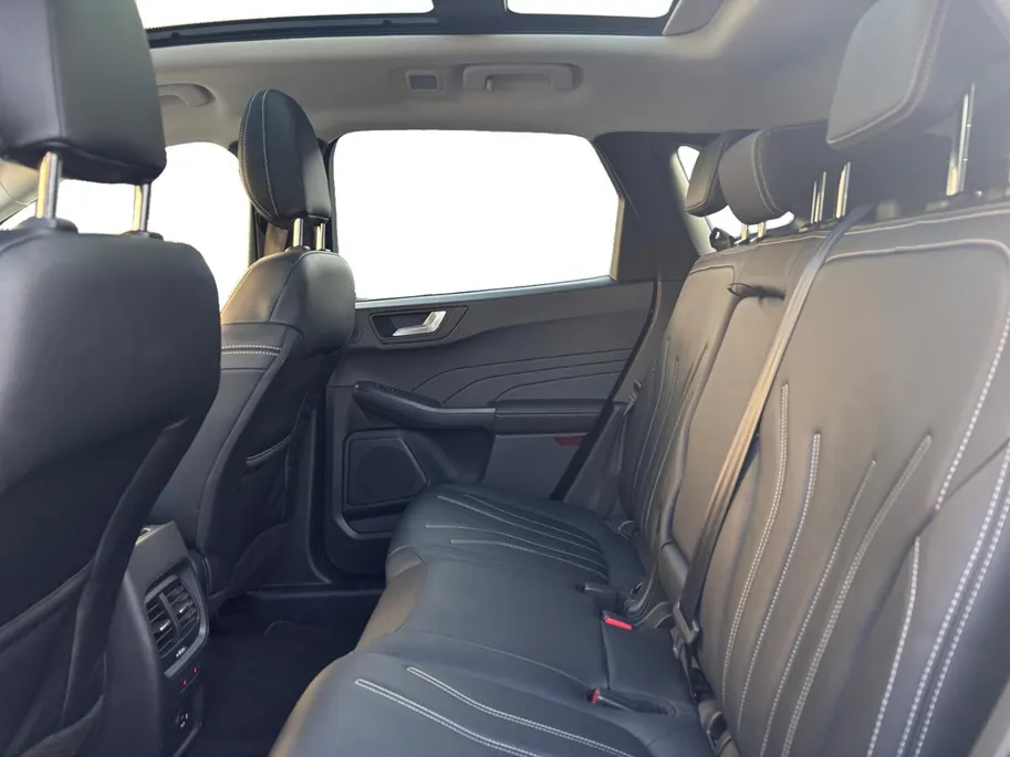 Ford Kuga 2.5 PHEV Vignale | Panoramadak | Trekhaak | Winter Pack | Driver assistance Pack | Elektr. Achterklep | Lederen Elektr. stoelen | 12 maanden garantie! |