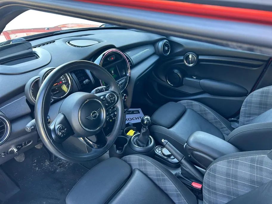 MINI 5-Deurs 1.5 Cooper Chili Nu rijklaarprijs!