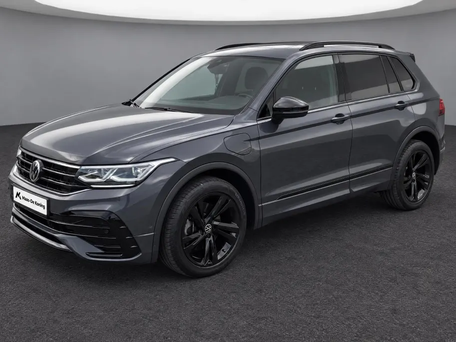 Volkswagen Tiguan 1.4TSIeHybrid 180kW/245PK R-Line Business+ · Navigatie · Apple/Android Car Play · Camera + Parkeersensoren