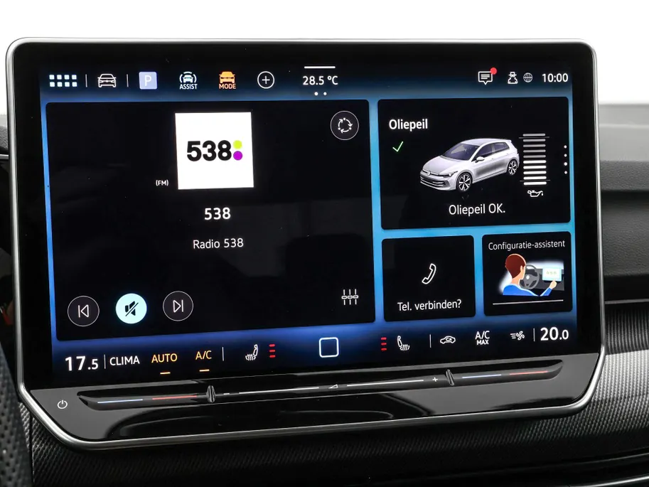 Volkswagen Golf 1.5 eTSI 150pk DSG R-Line · Apple/Android Car Play · Trekhaak ·  Camera + Parkeersensoren · Stoelverwarming · Garantie t/m 24-09-2030 of 100000km.