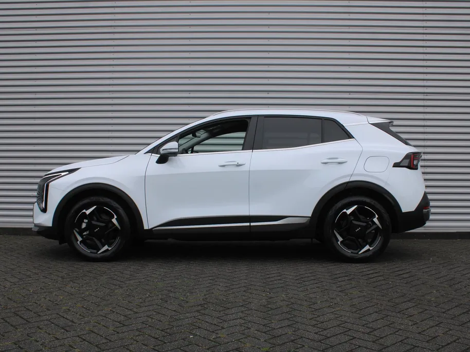 Kia Sportage 1.6 T-GDi Hybrid DynamicLine | Stuur-/stoelverwarming | Camera | Elek. stoelverstelling | Cruise adapt. | LED |  Telefoonlader | 18' LM | Clima |