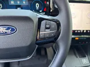 Ford Puma 1.0 EcoBoost Hybrid Titanium | !gratis upgrade naar automaat! | Winter Pack | Camera | 5000,- Ready Set Ford Bonus | 0,99% rente icm Ford Options