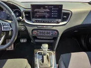 Kia Ceed 1.5 T-GDi GT-PlusLine Automaat | 140 PK | Schuif-kanteldak | JBL | Elektr. verstelbare bestuurdersstoel met geheugenfunctie |  18' lichtmetalen velgen | Dodehoek detectie  | Metallic lak | Fabrieksgarantie t/m 8-4-2032 + 3x 1 jaar*  | NAP