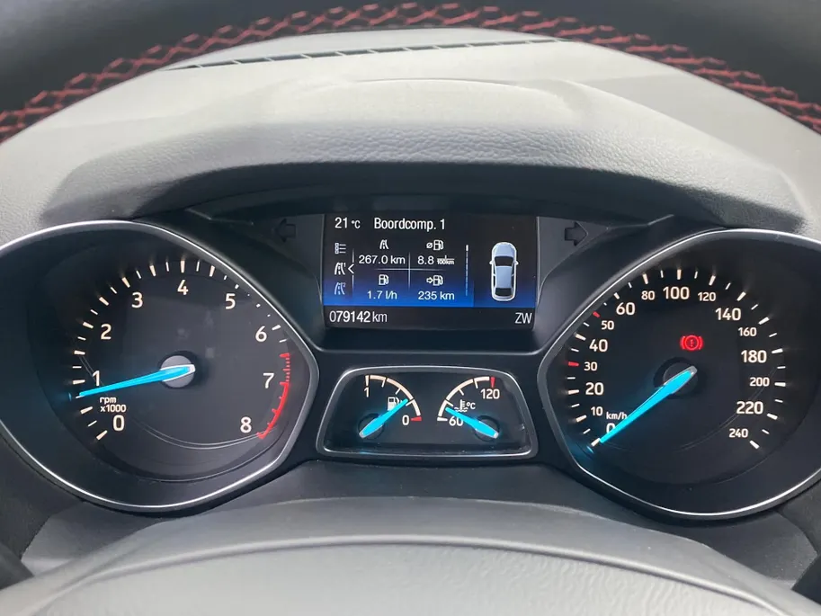 Ford Kuga 1.5 EcoBoost 150 pk ST Line afneembare - trekhaak - voorruitverwarming - groot navi