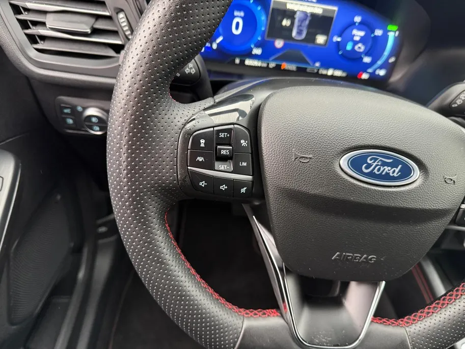 Ford Kuga 2.5 PHEV ST-Line | Driver Assistance Pack | Winterpack | Technology Pack | Apple Carplay | Android Auto |