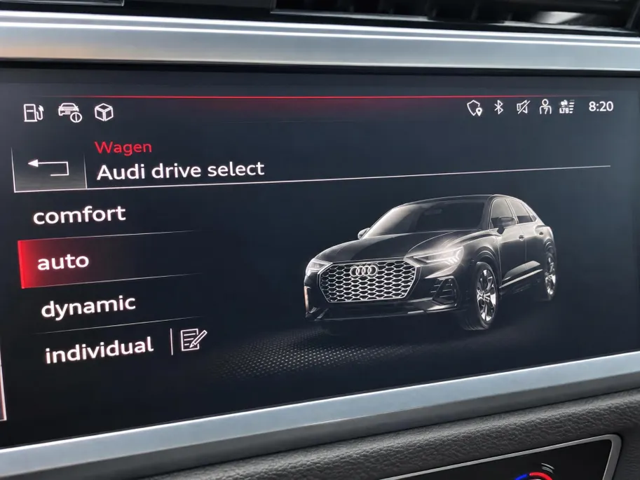 Audi Q3 Sportback 45TFSIe 245PK S Line Panoramadak · Trekhaak · Camera + Parkeersensoren · Apple/Android Car Play ·
