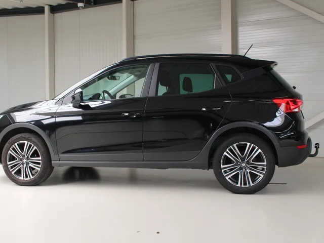 SEAT Arona 1.0 TSI Style Business Intense Navigatie | Camera | Climate Control | Inklapbare buitenspiegels
