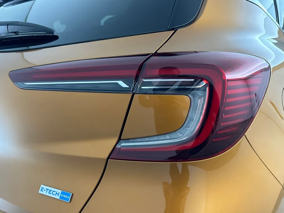 Renault Captur 1.6 E-Tech HEV 145 Intens | Apple Carplay/Android Auto | Parkeercamera | Cruise Control