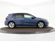 Volkswagen Golf Life Edition 1.5 eHybrid 204 PK 6 versn. DSG · Draadloze telefoonlader · Achteruitrijcamera · Privatelease Van 594,- voor  472,- obv 24 maanden! · Prijs is inclusief inruilpremie · MEGA SALE