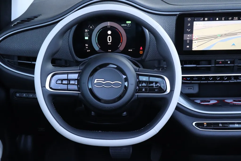 Fiat 500e C La Prima by Bocelli 42 kWh | JBL | Winter | Camera | 17′