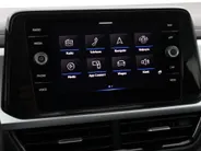 Volkswagen T-Roc 1.5 TSI 150pk DSG Life · Apple/Android Car Play · Camera · Climatronic · Navigatie · 16'' Inch ·