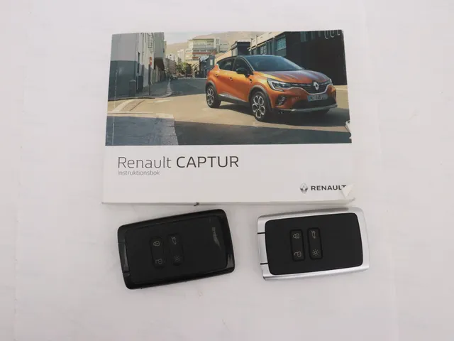 Renault Captur 1.6 E-Tech Plug-in Hybrid 160PK Intens | NAVI GROOT | CAMERA | STOELVERWARMING