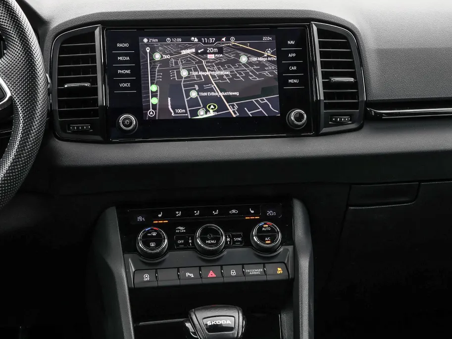 Škoda Karoq 1.5 TSI 150pk DSG ACT Sportline Business · Panoramadak · Camera · Cruise Control · Apple/Android Car Play · 18'' Inch ·