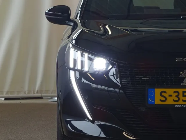 Peugeot e-208 EV GT 50 kWh