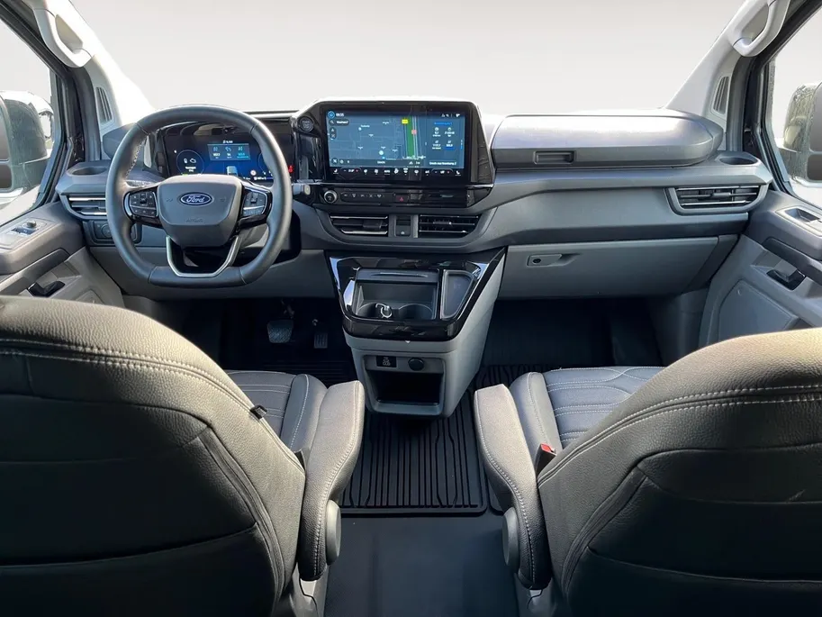 Ford Transit Custom 320 2.5 PHEV L2H1 Black Platinum DC EXCL. BTW &  | 233 pk Automaat | Lederen bekleding | Navigatie | Treeplanken | LM velgen 17' zwart | 360 graden camera | Dubbele schuifdeur