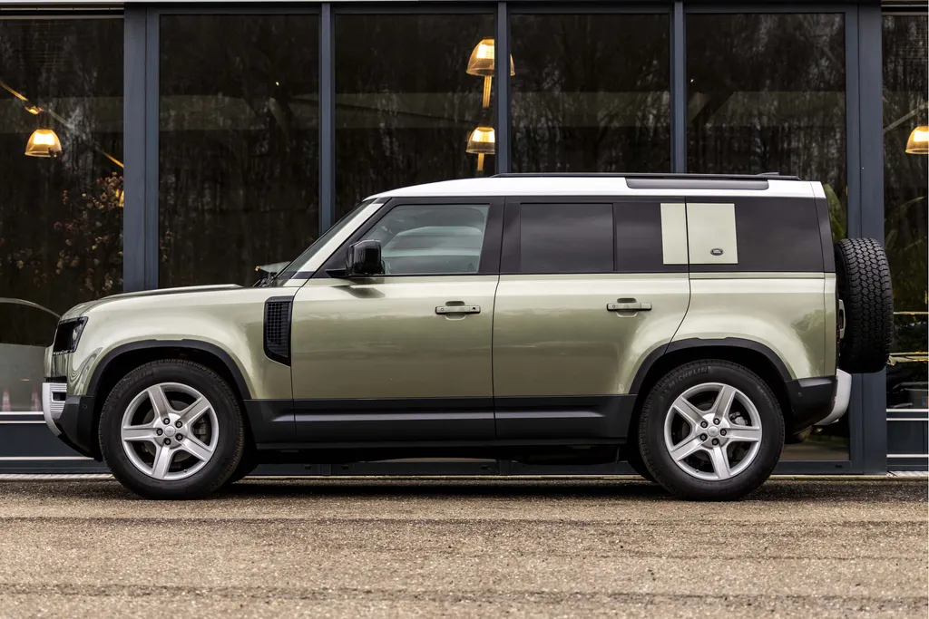 Land Rover Defender Hard Top 3.0 D250 110 MHEV SE EX.BTW