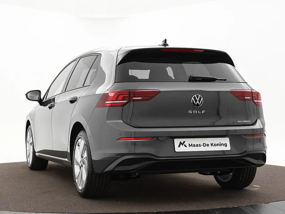 Volkswagen Golf Life Edition 1.5 eHybrid 204 PK 6 versn. DSG · Achteruitrijcamera · Draadloze telefoonlader · Comfort pakket ·