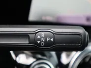 Mercedes-Benz EQA 250 Business Solution Luxury 67 kWh l Stoelverwarming l Achteruitrij camera l Ambiente lichtpakket l Memory