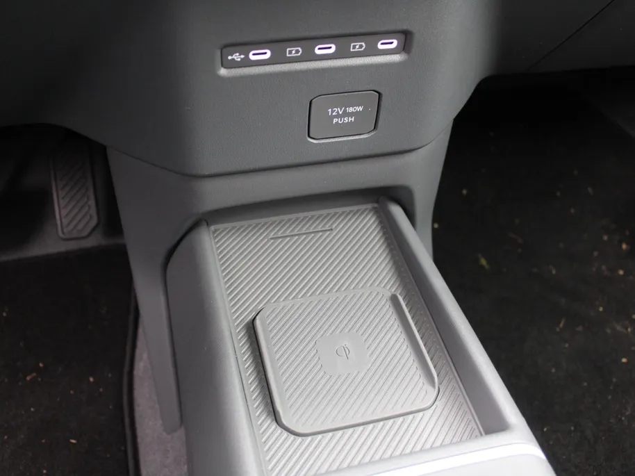 Kia EV2 Plus Advanced 42.2 kWh | Stuur-/stoelverwarming | Schuifdak | Dodehoek detectie | Elek. Stoelverstelling | Camera | 18' LM | LED | HK audio | Cruise adapt. |